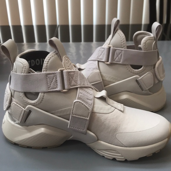 Nike Shoes - Nike Air Haurache City Shoes